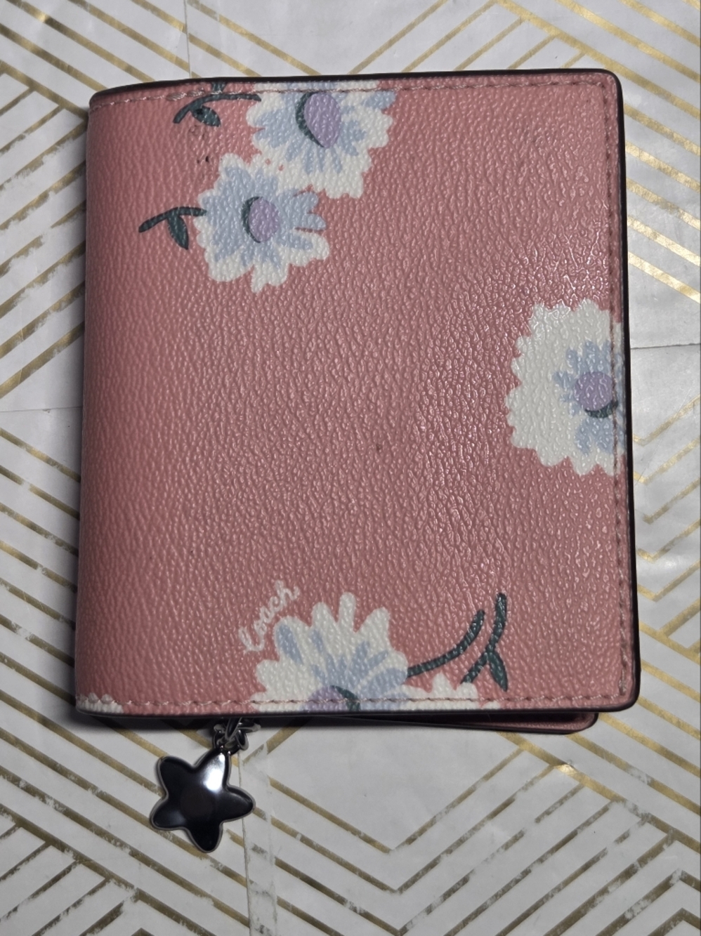 Coach Bubblegum Pink Daisy Snap Wallet Like New Boxed - Picture 6 of 14